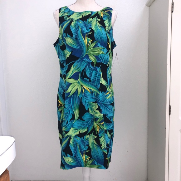 Sleeveless Floral Dress - Picture 1 of 4